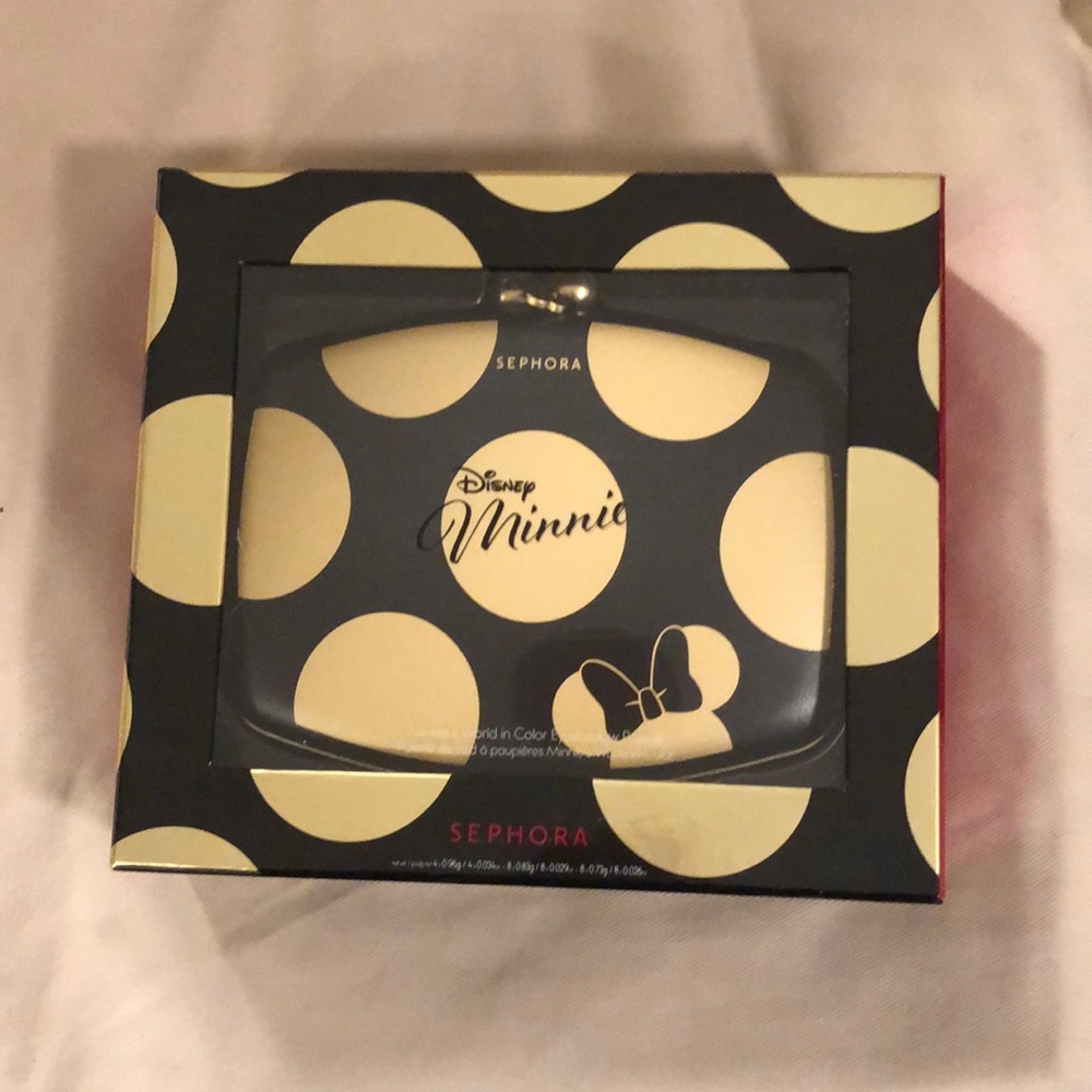 NIB Minnie’s World in Color Eyeshadow Palette